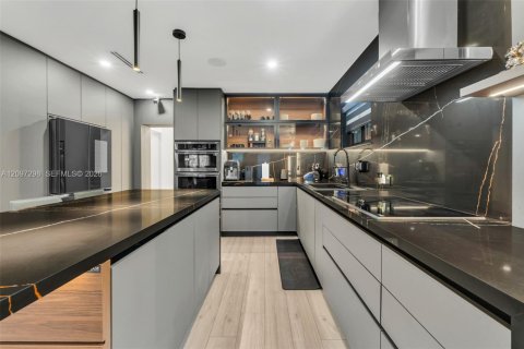 Villa ou maison à vendre à Miami, Floride: 3 chambres, 107.86 m2 № 2391942 - photo 9