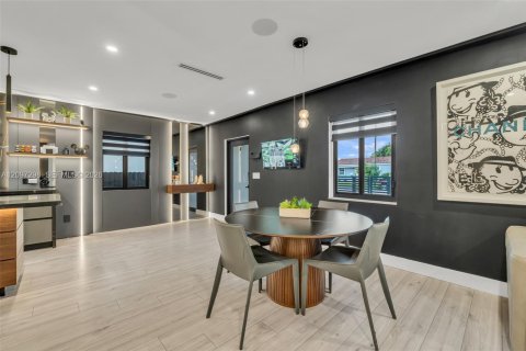 Villa ou maison à vendre à Miami, Floride: 3 chambres, 107.86 m2 № 2391942 - photo 20