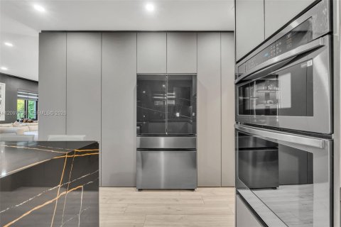 Villa ou maison à vendre à Miami, Floride: 3 chambres, 107.86 m2 № 2391942 - photo 14