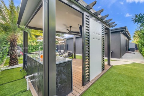 Villa ou maison à vendre à Miami, Floride: 3 chambres, 107.86 m2 № 2391942 - photo 6