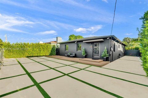 Villa ou maison à vendre à Miami, Floride: 3 chambres, 107.86 m2 № 2391942 - photo 4