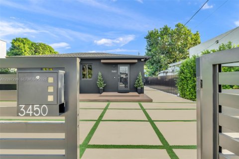 Villa ou maison à Miami, Floride 3 chambres, 107.86 m2 № 2391942