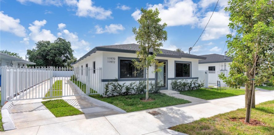Propiedad comercial en Miami, Florida 222.97 m2 № 1461391