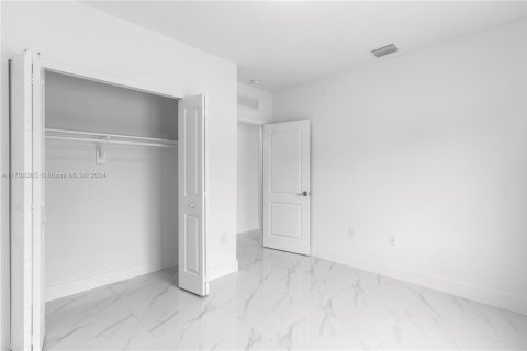 Propiedad comercial en venta en Miami, Florida, 222.97 m2 № 1461391 - foto 13