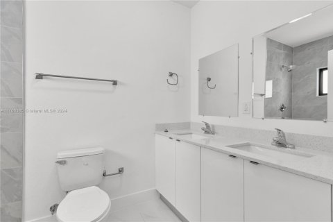 Propiedad comercial en venta en Miami, Florida, 222.97 m2 № 1461391 - foto 19