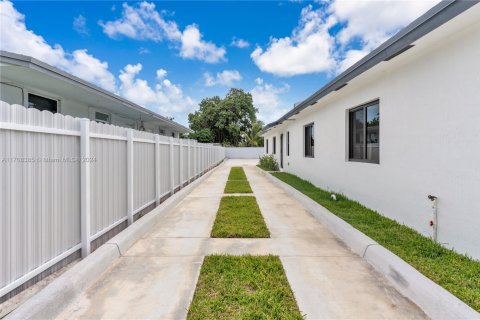 Propiedad comercial en venta en Miami, Florida, 222.97 m2 № 1461391 - foto 21