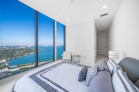 Condo in Miami, Florida, 4 bedrooms  № 2026811 - photo 29