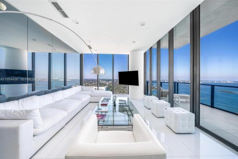 Condo in Miami, Florida, 4 bedrooms  № 2026811 - photo 16