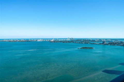 Condo in Miami, Florida, 4 bedrooms  № 2026811 - photo 19