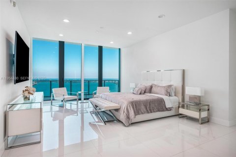 Condo in Miami, Florida, 4 bedrooms  № 2026811 - photo 20