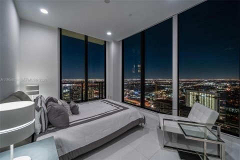 Condo in Miami, Florida, 4 bedrooms  № 2026811 - photo 25