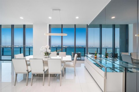 Condo in Miami, Florida, 4 bedrooms  № 2026811 - photo 11