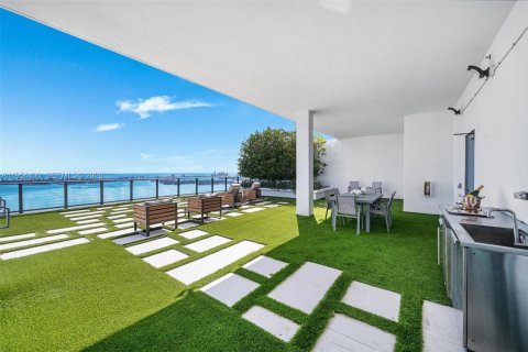 Condo in Miami, Florida, 4 bedrooms  № 2026811 - photo 7