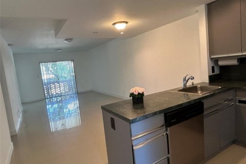 Condo à Pompano Beach, Floride, 2 chambres  № 2154510