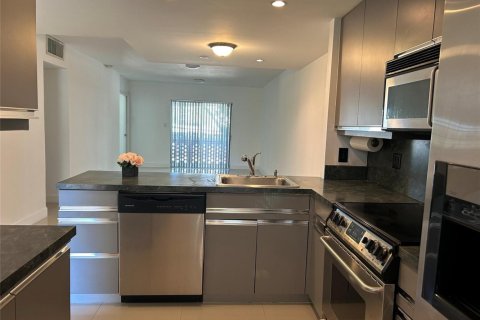Copropriété à louer à Pompano Beach, Floride: 2 chambres, 88.91 m2 № 2154510 - photo 3
