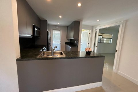 Copropriété à louer à Pompano Beach, Floride: 2 chambres, 88.91 m2 № 2154510 - photo 6