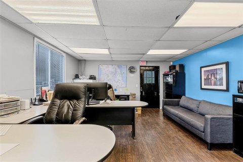 Immobilier commercial à vendre à Orlando, Floride: 746.66 m2 № 1659064 - photo 4