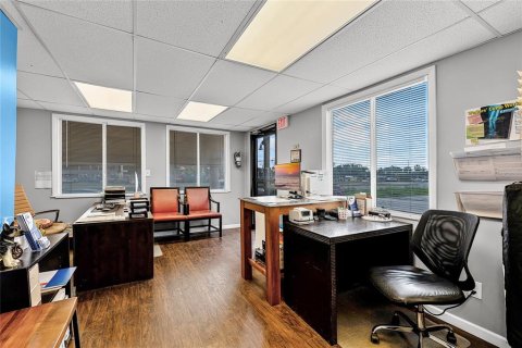 Immobilier commercial à vendre à Orlando, Floride: 746.66 m2 № 1659064 - photo 5