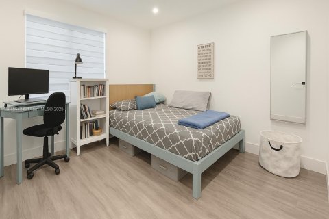Townhouse in Miami, Florida 3 bedrooms, 125.33 sq.m. № 1775786 - photo 10