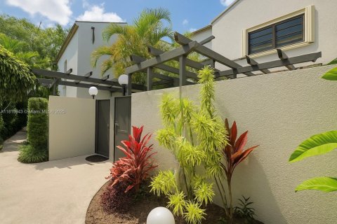 Townhouse in Miami, Florida 3 bedrooms, 125.33 sq.m. № 1775786 - photo 1