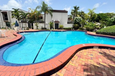 Townhouse in Miami, Florida 3 bedrooms, 125.33 sq.m. № 1775786 - photo 15