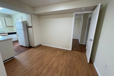 Снять в аренду кондоминиум в Майами, Флорида 1 спальня, 69.4м2, № 1955241 - фото 18