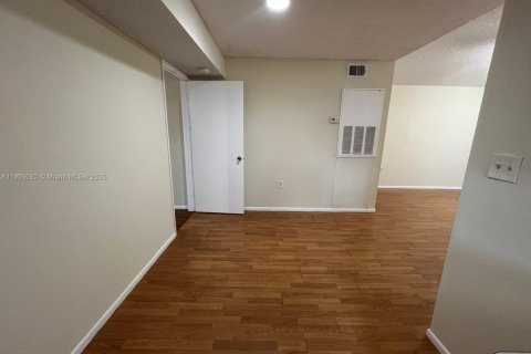 Снять в аренду кондоминиум в Майами, Флорида 1 спальня, 69.4м2, № 1955241 - фото 6