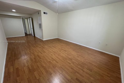 Снять в аренду кондоминиум в Майами, Флорида 1 спальня, 69.4м2, № 1955241 - фото 7