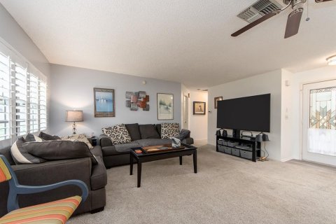 House in Palm Harbor, Florida 2 bedrooms, 114.27 sq.m. № 1914640 - photo 5