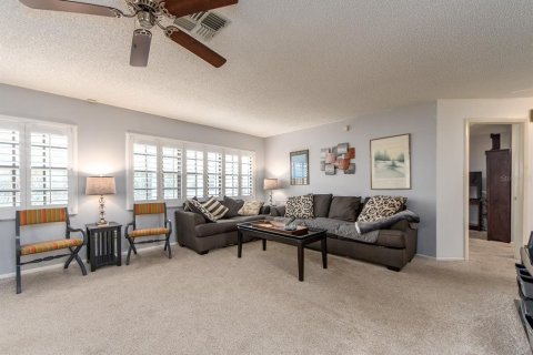 Villa ou maison à louer à Palm Harbor, Floride: 2 chambres, 114.27 m2 № 1914640 - photo 3