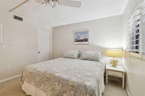 Condo in Saint Pete Beach, Florida, 1 bedroom  № 1740451 - photo 7