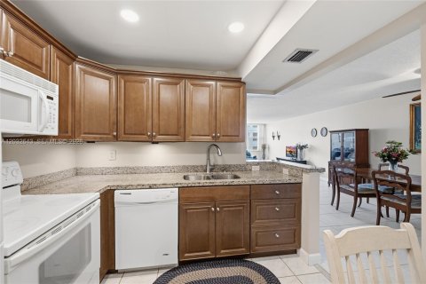 Condominio en alquiler en Fort Lauderdale, Florida, 2 dormitorios, 124.86 m2 № 2077450 - foto 10