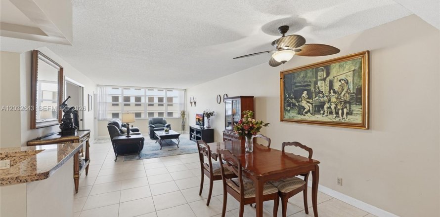 Condominio en Fort Lauderdale, Florida, 2 dormitorios  № 2077450