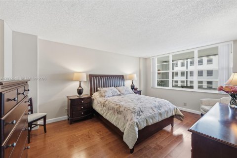 Condominio en alquiler en Fort Lauderdale, Florida, 2 dormitorios, 124.86 m2 № 2077450 - foto 13