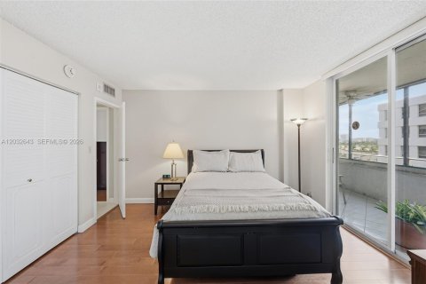 Condominio en alquiler en Fort Lauderdale, Florida, 2 dormitorios, 124.86 m2 № 2077450 - foto 11