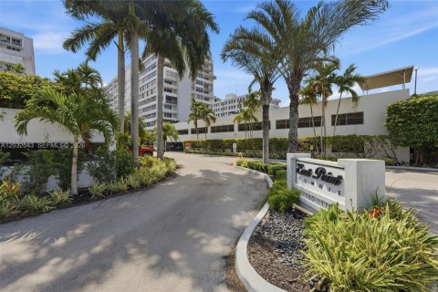 Condominio en alquiler en Fort Lauderdale, Florida, 2 dormitorios, 124.86 m2 № 2077450 - foto 28