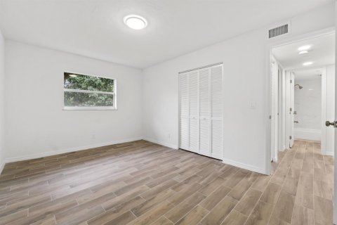 Appartement à louer à St. Lucie, Floride: 2 chambres, 1036.79 m2 № 2181609 - photo 13
