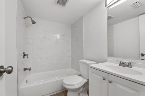 Appartement à louer à St. Lucie, Floride: 2 chambres, 1036.79 m2 № 2181609 - photo 9