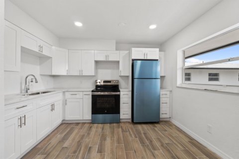 Appartement à louer à St. Lucie, Floride: 2 chambres, 1036.79 m2 № 2181609 - photo 8