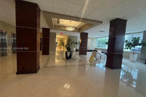 Condo in Fort Lauderdale, Florida, 2 bedrooms  № 2003010 - photo 13