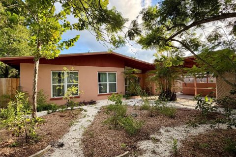 House in Sarasota, Florida 3 bedrooms, 123.56 sq.m. № 2309806