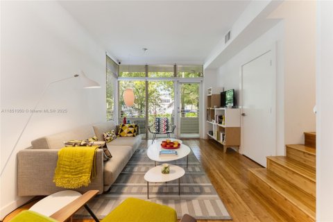 Townhouse in Miami Beach, Florida 2 bedrooms, 124.3 sq.m. № 1854765 - photo 5