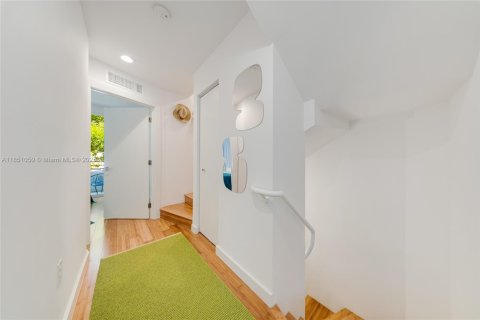 Townhouse in Miami Beach, Florida 2 bedrooms, 124.3 sq.m. № 1854765 - photo 12