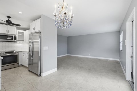 Condo in Delray Beach, Florida, 2 bedrooms  № 2253568 - photo 9