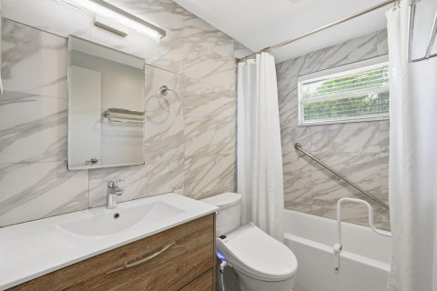 Condo in Delray Beach, Florida, 2 bedrooms  № 2253568 - photo 14