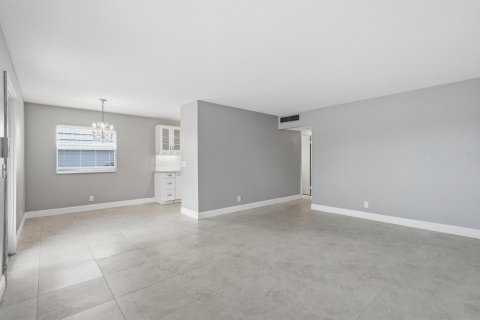 Condo in Delray Beach, Florida, 2 bedrooms  № 2253568 - photo 7