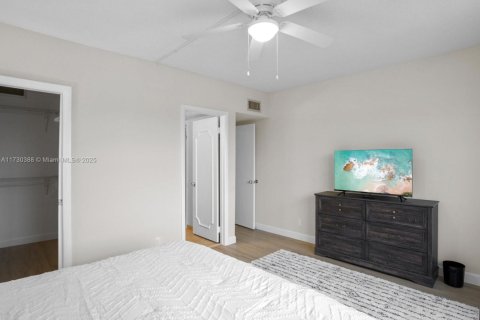 Condominio en venta en Lauderdale-by-the-Sea, Florida, 2 dormitorios, 79.9 m2 № 1480225 - foto 18