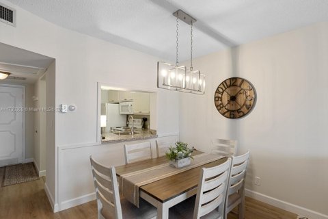 Condominio en venta en Lauderdale-by-the-Sea, Florida, 2 dormitorios, 79.9 m2 № 1480225 - foto 8