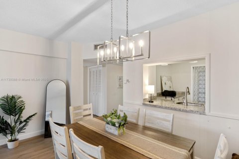 Condominio en venta en Lauderdale-by-the-Sea, Florida, 2 dormitorios, 79.9 m2 № 1480225 - foto 7