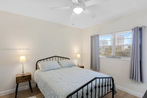 Condominio en venta en Lauderdale-by-the-Sea, Florida, 2 dormitorios, 79.9 m2 № 1480225 - foto 21